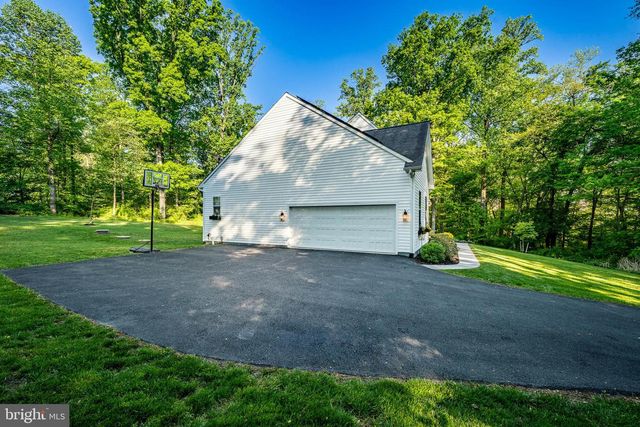 129 BOWWOOD DR, Lincoln University, PA 19352