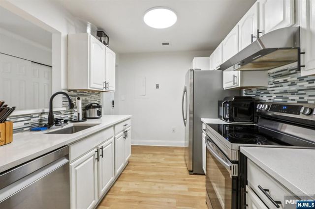 400 Crown Court 561, Edgewater, NJ 07020