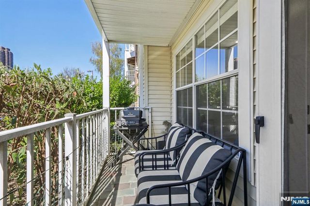 400 Crown Court 561, Edgewater, NJ 07020