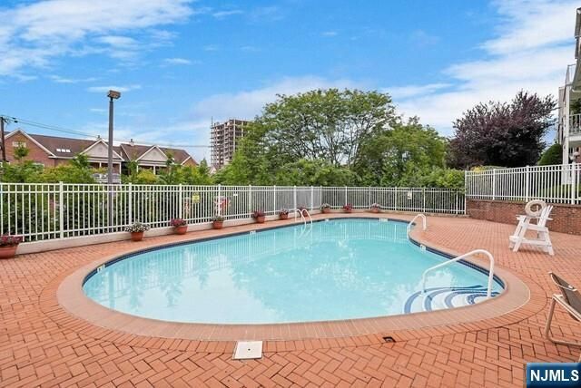 400 Crown Court 561, Edgewater, NJ 07020