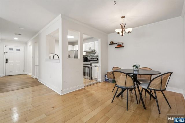 400 Crown Court 561, Edgewater, NJ 07020