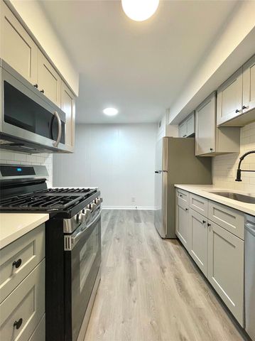 2306 Barton Village CIR 104, Austin, TX 78704