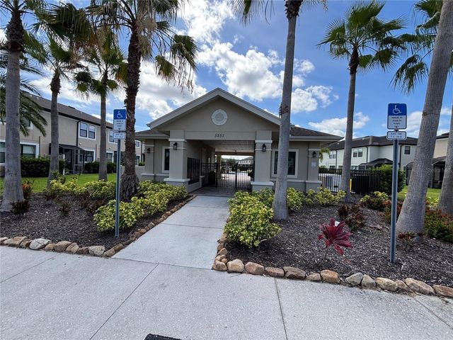 5264 78TH ST CIRCLE E 5264, Bradenton, FL 34203