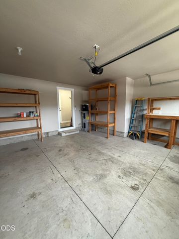 816 Nicholas Lee Drive, Medford, OR 97501