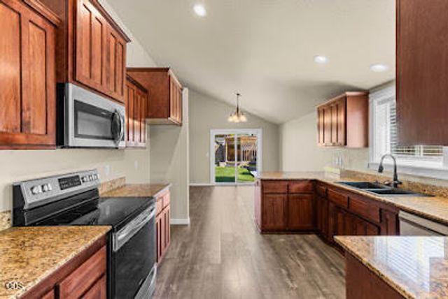 816 Nicholas Lee Drive, Medford, OR 97501