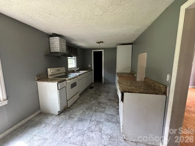 308 Maple Grove Church Road, Matthews, NC 28104