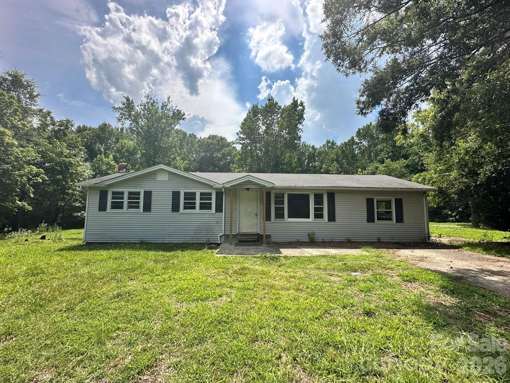 308 Maple Grove Church Road, Matthews, NC 28104