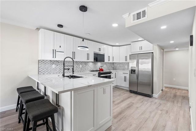 1517 Chesapeake AVE # B3, Naples, FL 34102