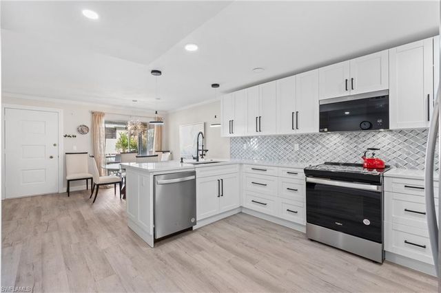 1517 Chesapeake AVE # B3, Naples, FL 34102