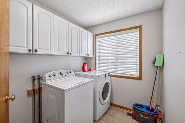 18716 Kalmar Court, Lakeville, MN 55044