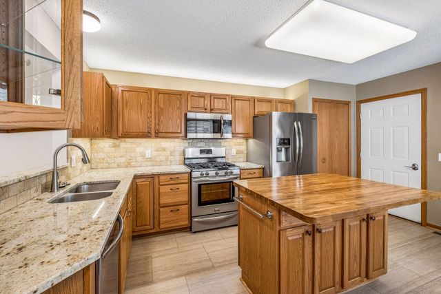18716 Kalmar Court, Lakeville, MN 55044