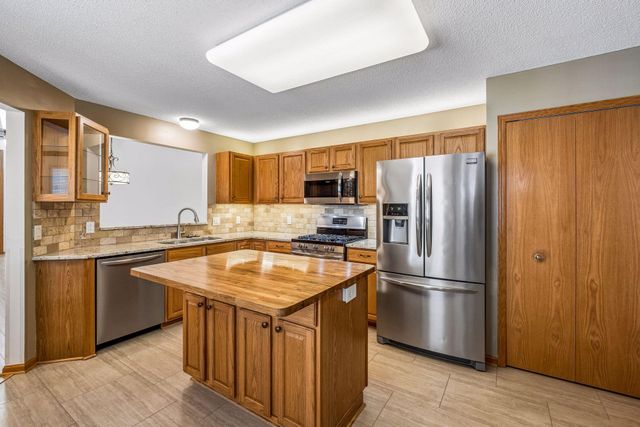 18716 Kalmar Court, Lakeville, MN 55044