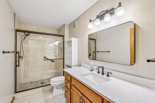 18716 Kalmar Court, Lakeville, MN 55044