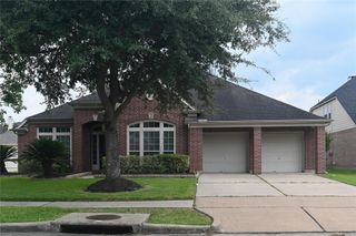 2313 Echo Harbor Drive, Pearland, TX 77584