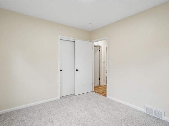 1724 E 29th Street, Des Moines, IA 50317