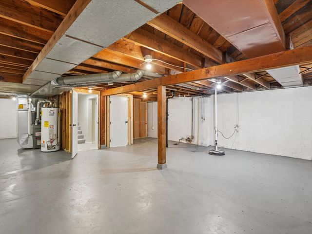 1724 E 29th Street, Des Moines, IA 50317