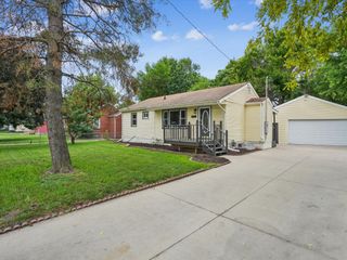 1724 E 29th Street, Des Moines, IA 50317