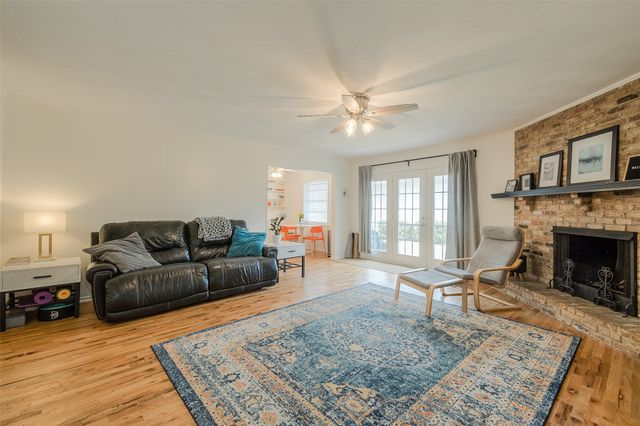 8925 Stanwood Drive, Dallas, TX 75228