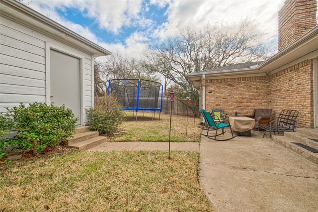 8925 Stanwood Drive, Dallas, TX 75228
