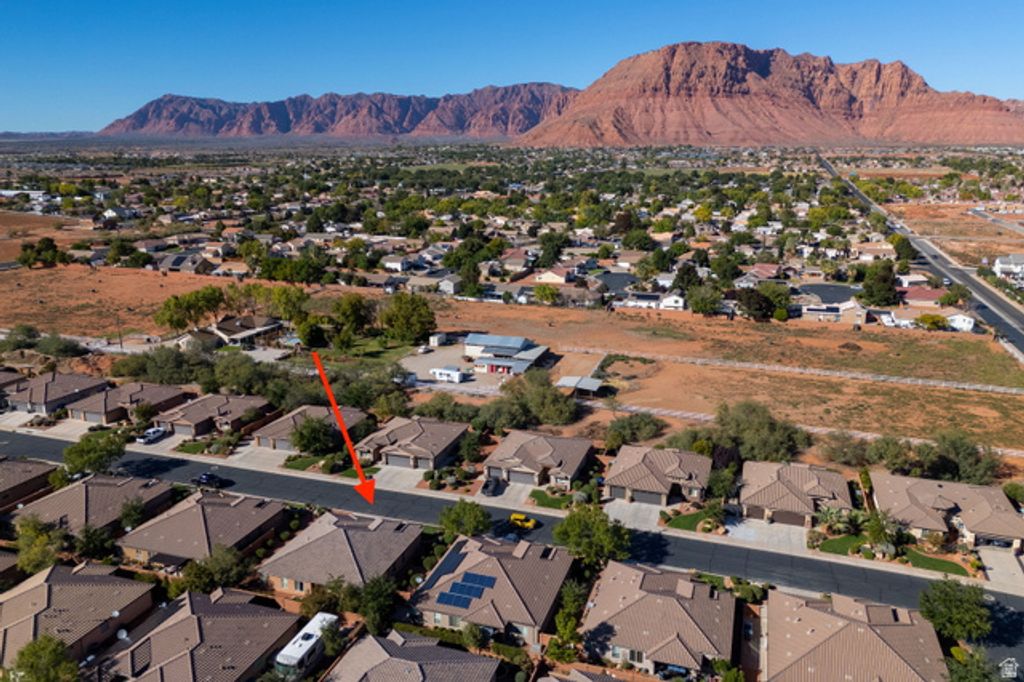 Image 2 of property listing at 336 E DESERT ROSE WAY, Ivins, UT 84738