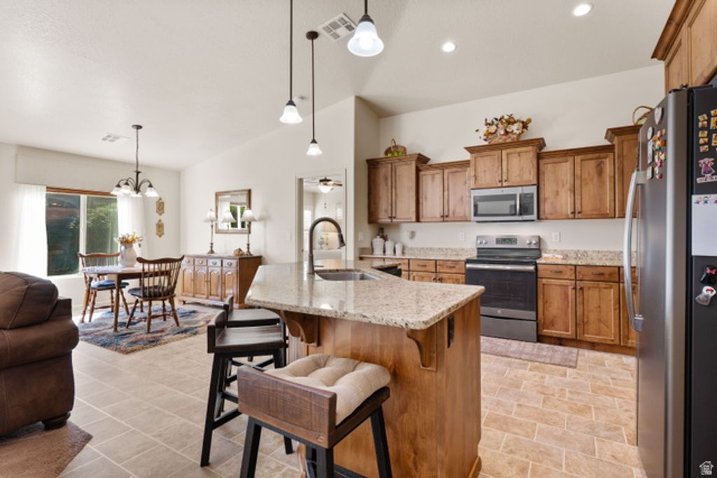 Image 12 of property listing at 336 E DESERT ROSE WAY, Ivins, UT 84738