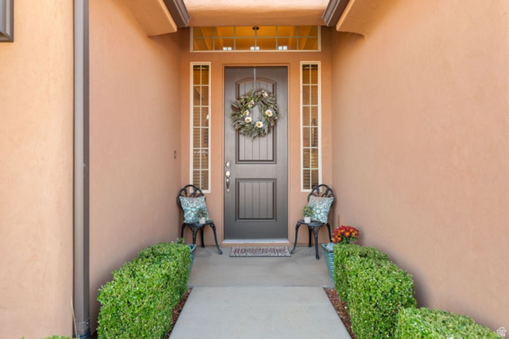 Image 8 of property listing at 336 E DESERT ROSE WAY, Ivins, UT 84738