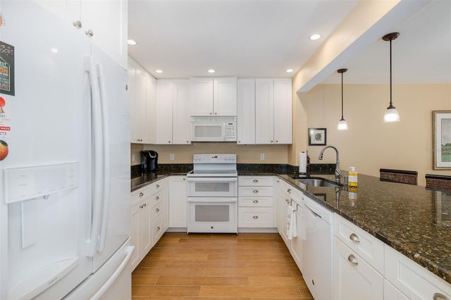 675 BROADWAY, Dunedin, FL 34698