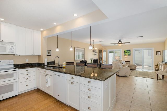 675 BROADWAY, Dunedin, FL 34698