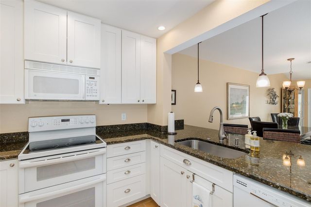 675 BROADWAY, Dunedin, FL 34698