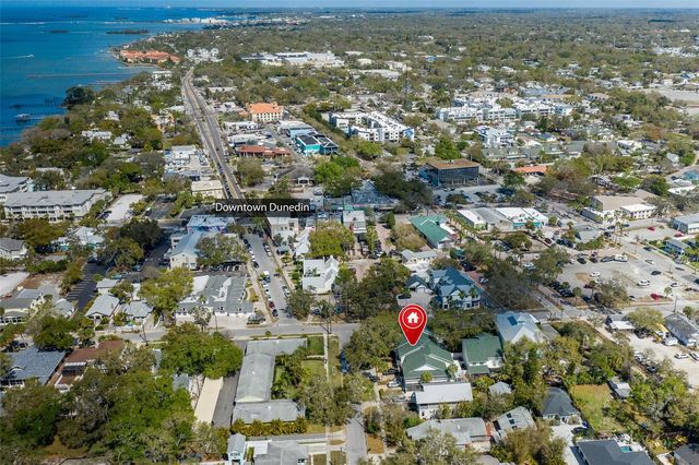 675 BROADWAY, Dunedin, FL 34698