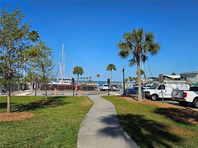 675 BROADWAY, Dunedin, FL 34698