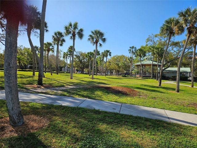 675 BROADWAY, Dunedin, FL 34698