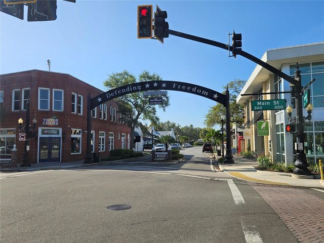 675 BROADWAY, Dunedin, FL 34698