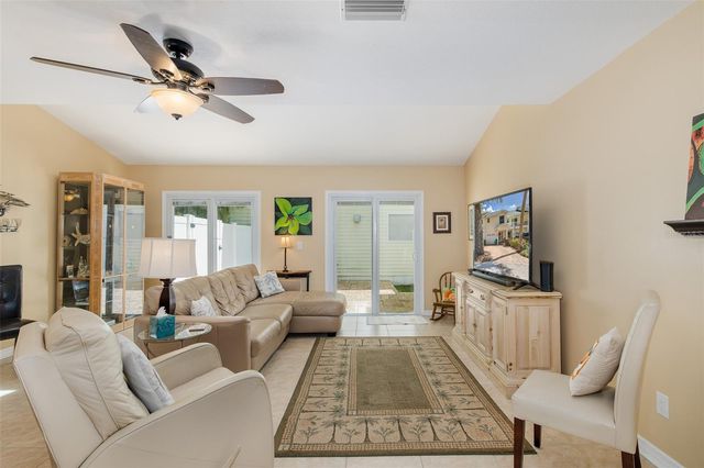 675 BROADWAY, Dunedin, FL 34698