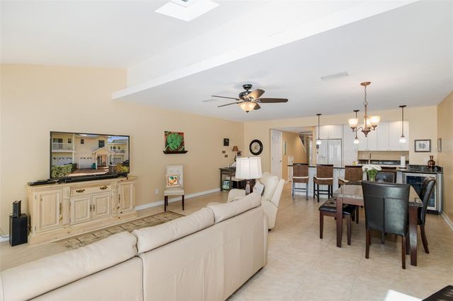 675 BROADWAY, Dunedin, FL 34698