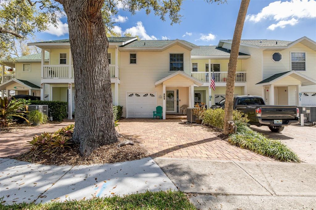 675 BROADWAY, Dunedin, FL 34698