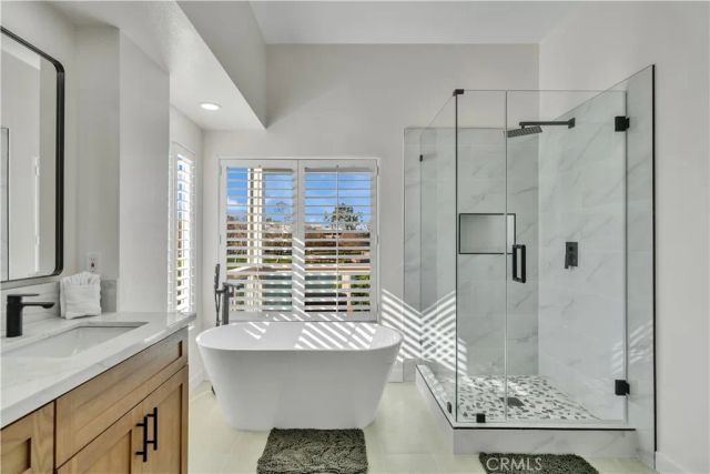 21 Lakefront, Irvine, CA 92604