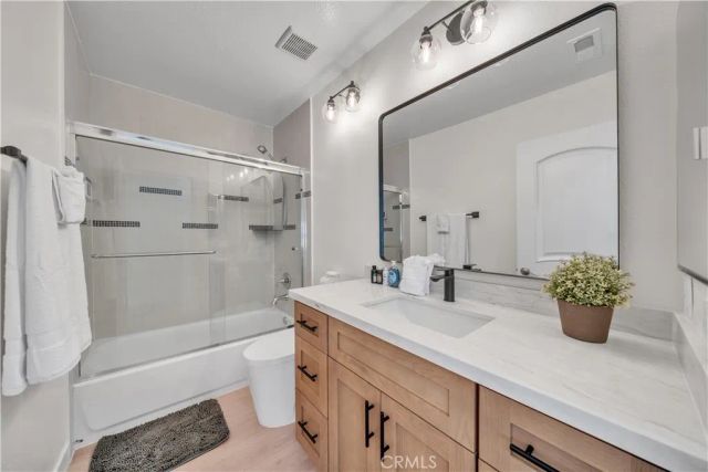 21 Lakefront, Irvine, CA 92604