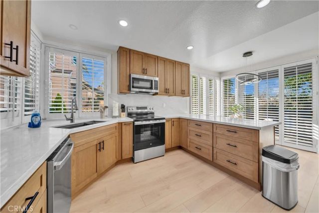 21 Lakefront, Irvine, CA 92604