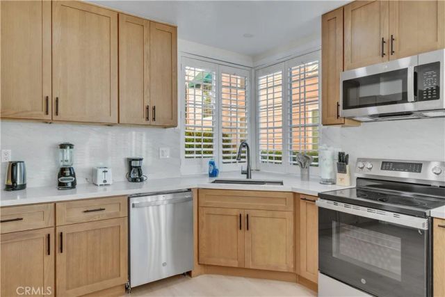 21 Lakefront, Irvine, CA 92604