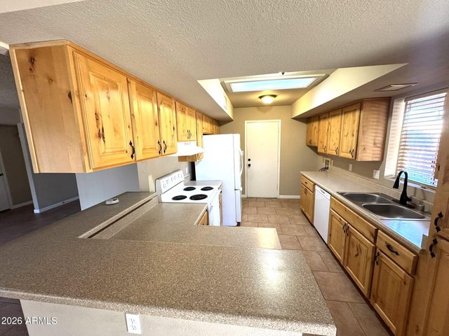 25407 S PINEWOOD Drive, Sun Lakes, AZ 85248