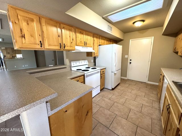 25407 S PINEWOOD Drive, Sun Lakes, AZ 85248