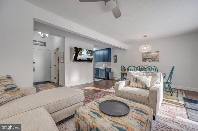 38 ALPINE, Lake Harmony, PA 18624