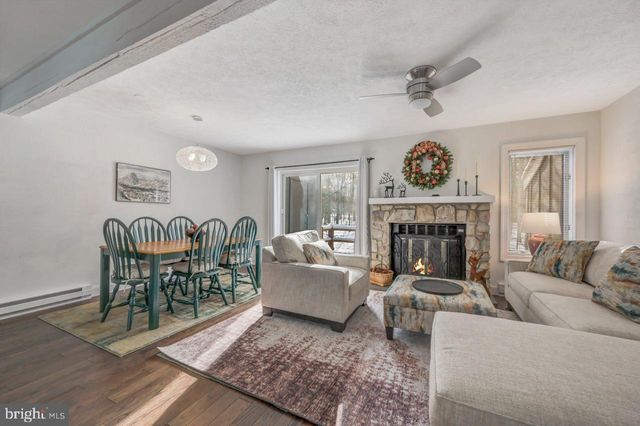 38 ALPINE, Lake Harmony, PA 18624