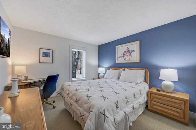 38 ALPINE, Lake Harmony, PA 18624