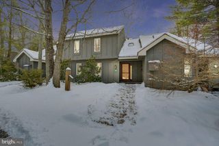 38 ALPINE, Lake Harmony, PA 18624