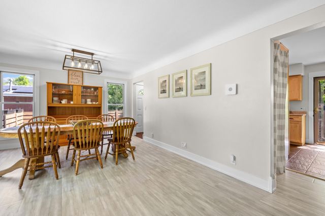 1115 W Medicine Lake Drive, Plymouth, MN 55441