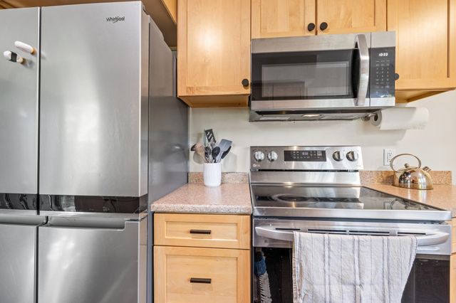 1115 W Medicine Lake Drive, Plymouth, MN 55441