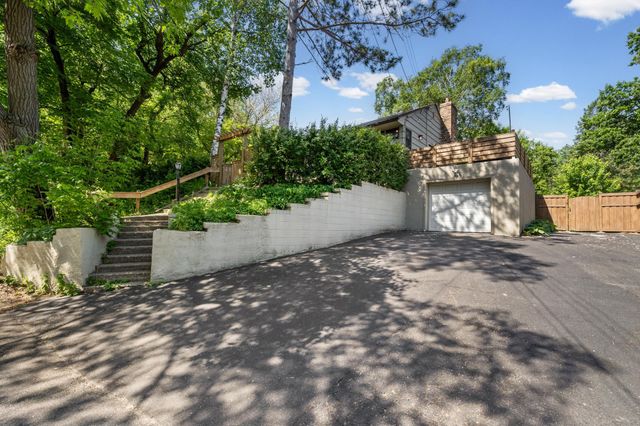 1115 W Medicine Lake Drive, Plymouth, MN 55441