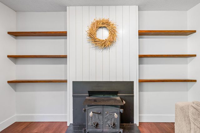 1115 W Medicine Lake Drive, Plymouth, MN 55441